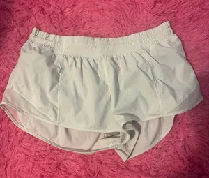Lululemon Hotty Hot Short 2.5” thumbnail 1
