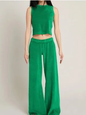 Suzi Kondi Medium NEW Mali Muscle Tee Terry Clover Green Crew Neck Lounge thumbnail 3