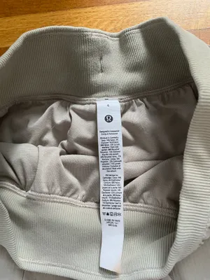 Lululemon Shorts Beige thumbnail 6