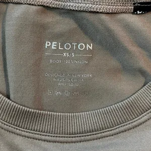 Peloton Women’s Size XS S Tank Top Sleeveless Shirt Workout Athletic Taupe thumbnail 4