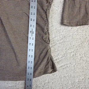 Women's Sundance Medium 1/2 Sleeve Maternity Ruched V‎ Neck Shirt thumbnail 5