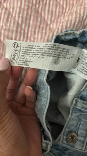 Abercrombie 90s Relaxed Cut-Off Curve Love Shorts thumbnail 6