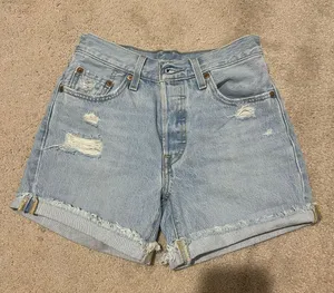 Levi's 501 High-Waisted Shorts thumbnail 1