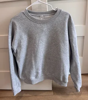 Alo Yoga Grey Crewneck Accolade Pullover L thumbnail 1