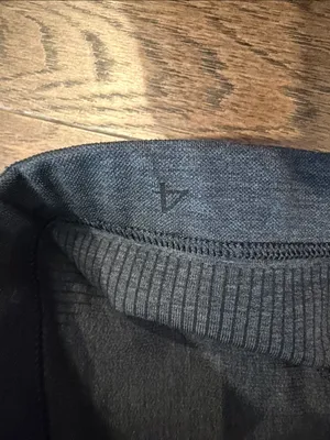 Lululemon Women’s Dark Gray Bra Size 4 - C33-067 thumbnail 3