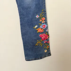 Flamingals Floral Embroidery Mid Waist High Stretch Bootcut Jeans with Pockets thumbnail 5