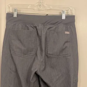 Figs scrubs, joggers, size XS￼ thumbnail 3