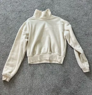 Old Navy Sweater thumbnail 1