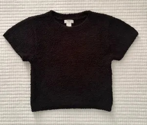 Cozy Black Short-Sleeve Fuzzy Top Size S thumbnail 1