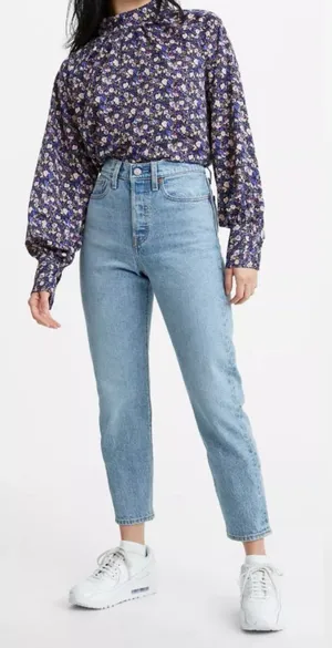 LEVI’S wedgie style jeans size 26 thumbnail 1