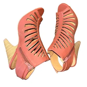 Delicious Women’s Burgundy Heels(Size 5.5) thumbnail 2