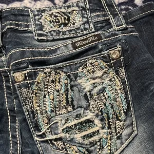 Miss Me Crop Jeans thumbnail 4