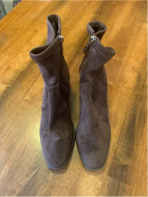 Women's Anne Klein Brown suede Ankle Boots Size 8 thumbnail 2