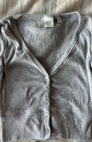 Aritzia Long Sleeve thumbnail 1