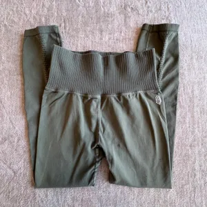Free People Movement Good Karma Leggings Womens S/M‎ Sage Green High Rise Ribbed thumbnail 4