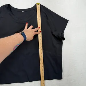 Lululemon 14 Final Lap Short Sleeve Mesh Panel Relaxed Fit Black Activewear Top thumbnail 9