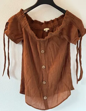 Lily‎ White Rust Brown Off The Shoulder Tie Sleeve Button Front Gauze Top Medium thumbnail 1
