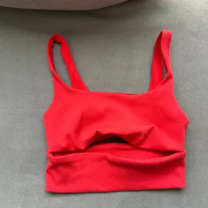 Alo Yoga Slit Bra Red Hot Summer S thumbnail 2