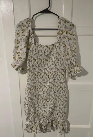 Pink Blush smocked dress White Size M thumbnail 1
