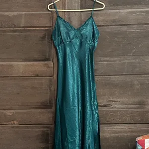 Japna Slip Green Med‎ Babydoll Ruffle Satin Midi Dress Y2K Coquette Indie Glam thumbnail 2