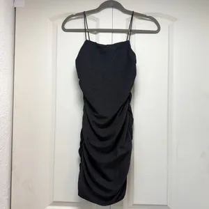 🖤 ✨ Sparkly Black Ruched Mini Bodycon Dress | Size S ✨🖤🎀 thumbnail 9