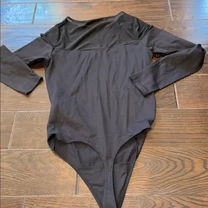 Abercrombie & Fitch Long Sleeve bodysuit Top size medium thumbnail 3
