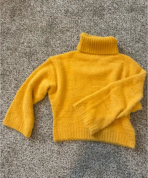 Oddi Yellow Sweater thumbnail 2