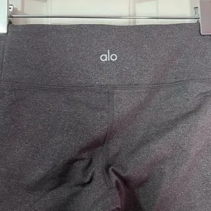 Alo Yoga Size Medium Low Waist Grey Moto Legging Athletic Textured Mesh Pant thumbnail 8