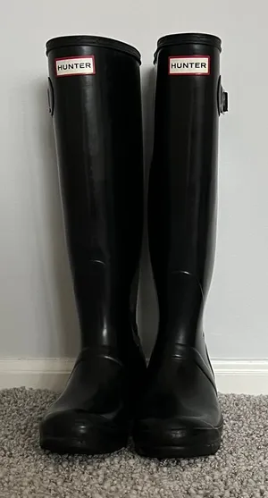 Hunter Black Gloss Tall Rain Boots with Red Logo Accent Size 8 thumbnail 1