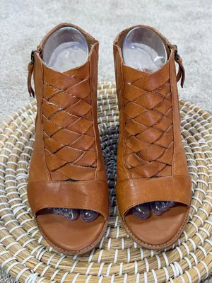Sofft Women’s Mckenna Leather Sandals Blocked Heels Peep Toe in Cognac 8 thumbnail 2