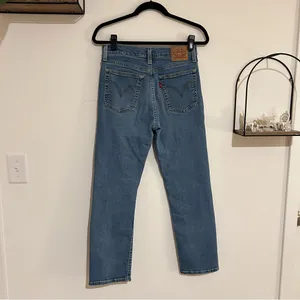 Levi’s Wedgie Straight‎ Distressed Denim Blue Jeans Size 29 thumbnail 2