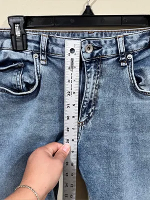 Rag and Bone "Dre" low rise boyfirend jeans  size 31 women’s EUC thumbnail 6