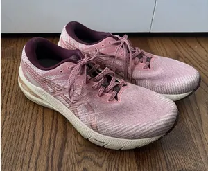 Asics GT-2000 10 Women's Size 11 Running Shoes Pink thumbnail 1