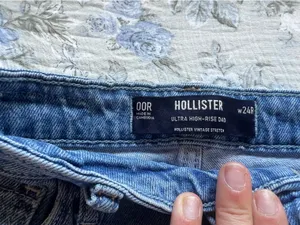 Hollister Co. ultra high rise dad jeans in blue, size 24R #highrise #dadjeans thumbnail 2