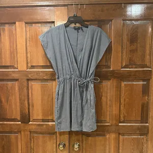 Theory Short Sleeve‎ Linen Blend Wrap Front Romper Size 8 Gray Minimalist thumbnail 2
