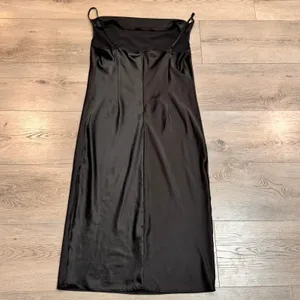 Black Midi Slip Dress Cowl Neck Large L Sleeveless‎ Lined Party Cocktail Flaws thumbnail 3