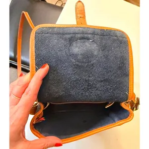 Vintage Y2K DOONEY & BOURKE Tan & Navy Pebbled Leather Crossbody thumbnail 9
