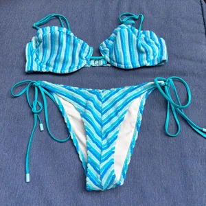 Triangl bikini thumbnail 1
