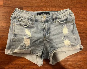 Hollister jean short thumbnail 3
