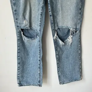 Pacsun Women’s Distressed Light Wash‎ Denim Mom Jeans Size 30 ⬛️ thumbnail 3