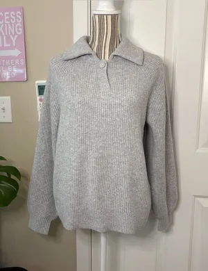 Aerie XS fall winter trendy minimalist poetcore cabincore indie librarian sweate thumbnail 1
