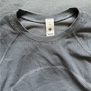 lululemon athletica swiftly tech cropped long sleeve shirt thumbnail 2
