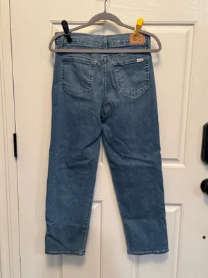 Levi's Women’s Signature Vintage High Rise Light Blue Straight Jeans thumbnail 2