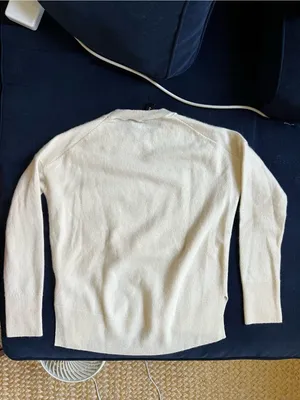 Theory White Cashmere Sweater thumbnail 6