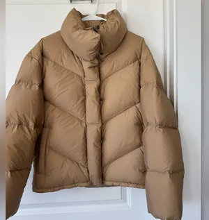 Aritzia - cloud puff thumbnail 1