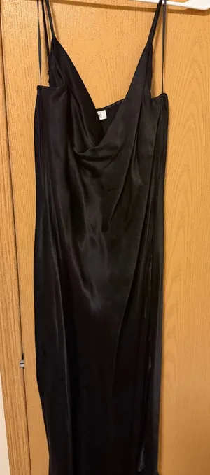 Black dress Size L thumbnail 1