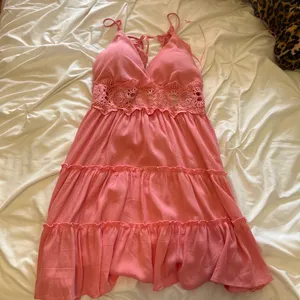 Pink flowy dress thumbnail 1
