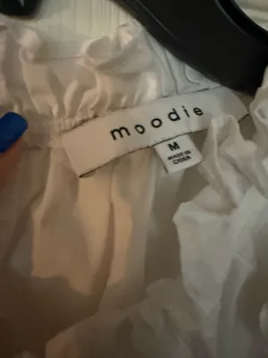 Moodie medium tiered dress White thumbnail 2