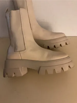 Thursday women crème leather platform Chelsea heel boots US 7.5 thumbnail 8