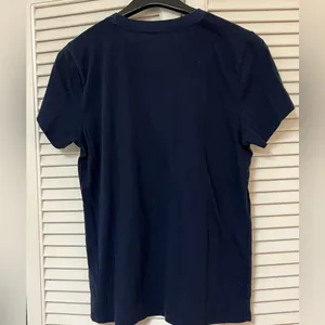 Hollister California T-shirt with Stitched on Logo - Size Large - VGUC thumbnail 3